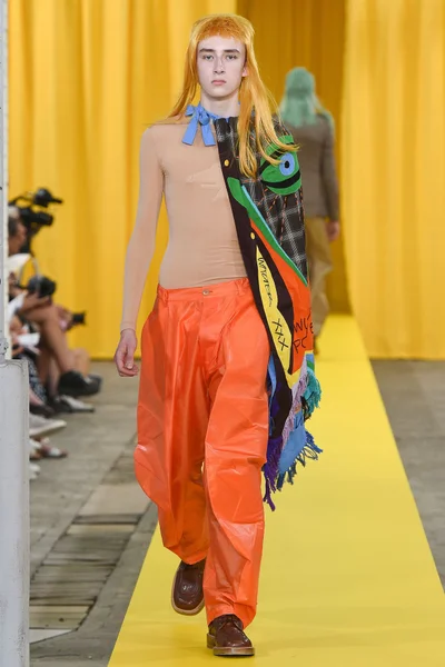 Look 13
